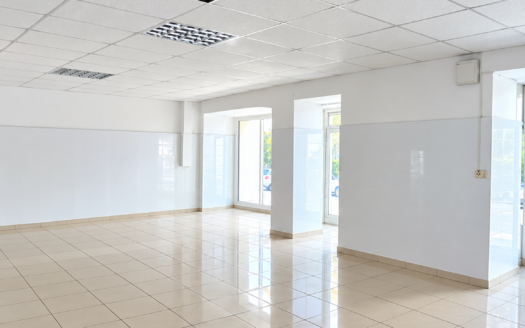 ID 8260 SPAȚIU COMERCIAL CENTRAL – DE VÂNZARE SAU ÎNCHIRIERE