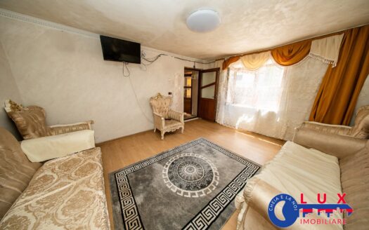 ID 6757 De vânzare: Casă în zona Piața Nouă