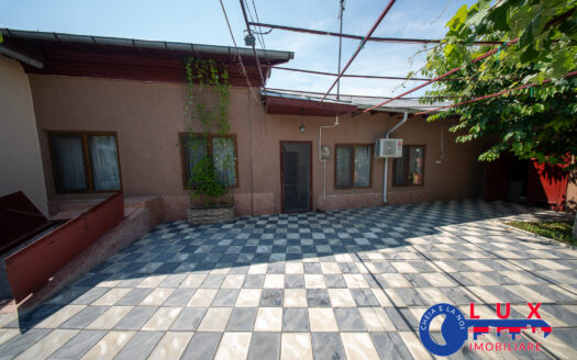 ID 6764 DE VANZARE – Casa ULTRACENTRALA