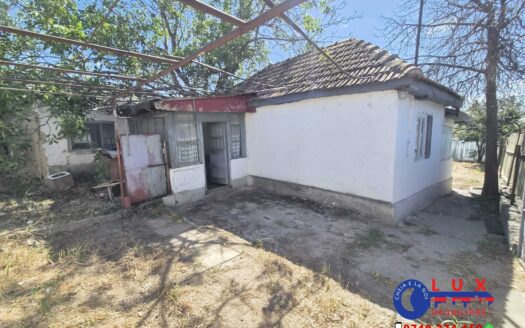ID 6772 DE VÂNZARE: TEREN 424 MP + 3 CORPURI DE CASĂ